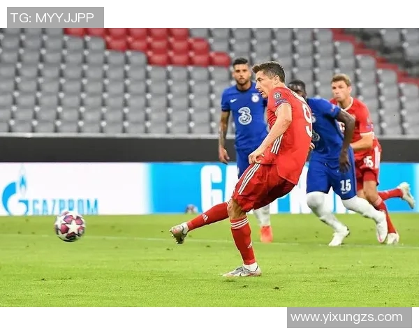 莱万在欧冠赛场展现锋芒10场比赛打入12球领跑射手榜