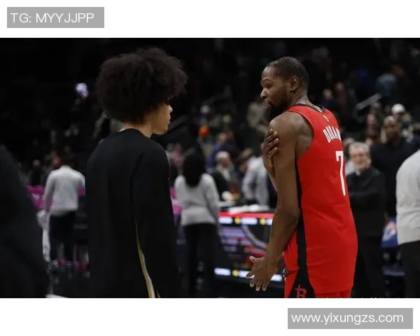 火箭队与快船队激战四月四日NBA精彩对决回顾与分析